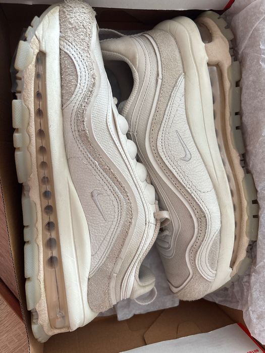 Обувки на Nike 97