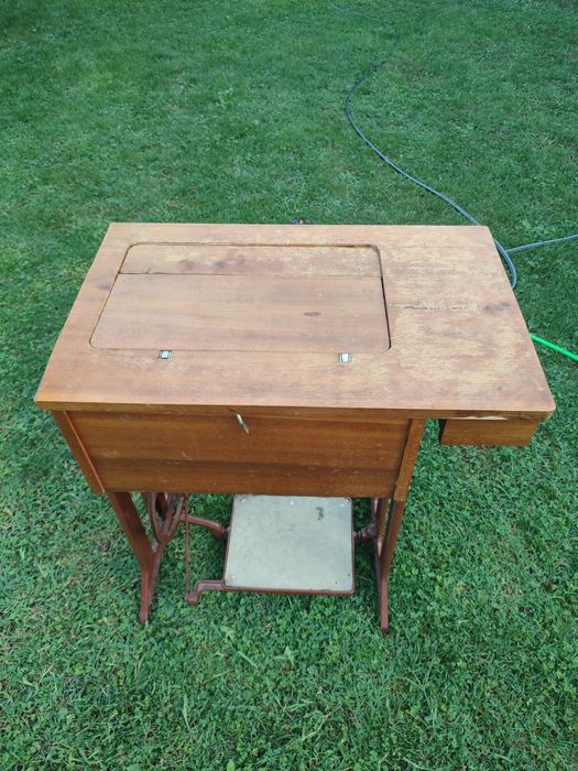 Крачна шевна машина Union, работеща, произв. в СССР