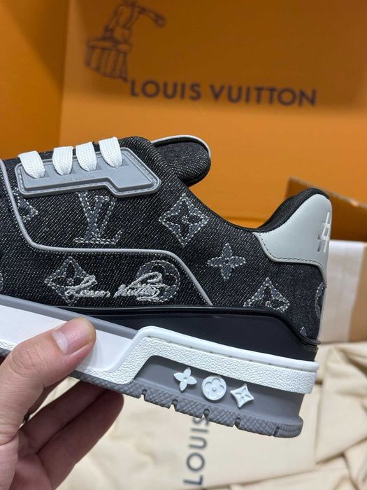 Adidasi Louis Vuitton Trainer Premium