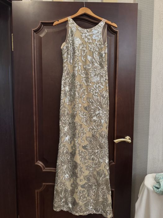 Вечерное нарядное платье