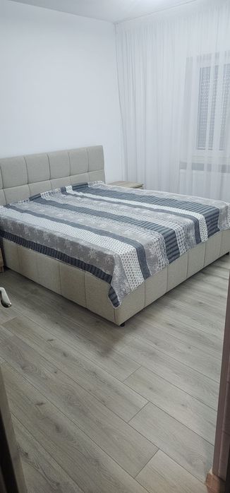 Închiriez apartament Nou la Casă (parter)600€  telefon 0723380602