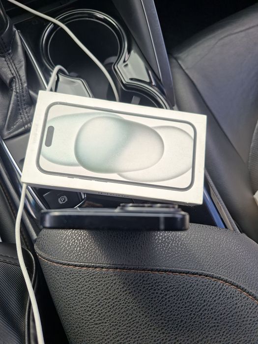 Продам IPhone 15 128gb.