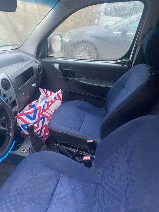 Vand auto peugeot partner