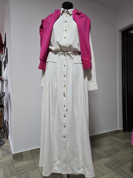 Rochie materiale naturale in si bumbac, inchidere cu nasturi, modelul cu cordon  in talie