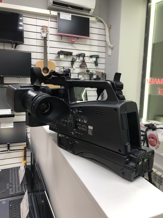 Видеокамера Panasonic AG-HMC84ER (p25)