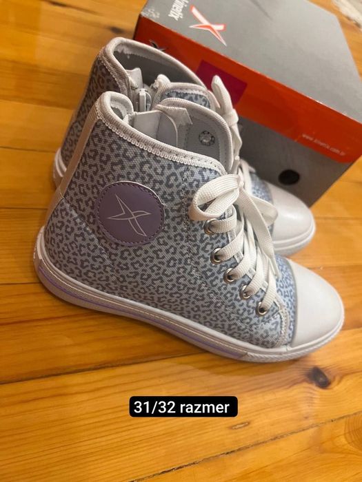 Продается кроссовки