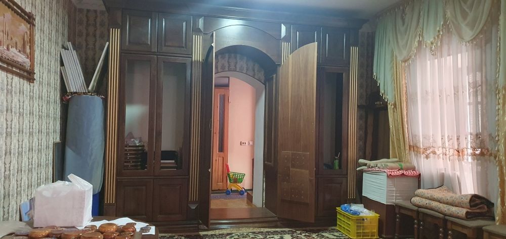 Продоётся новый шкаф ручная робота из ореха не законченый