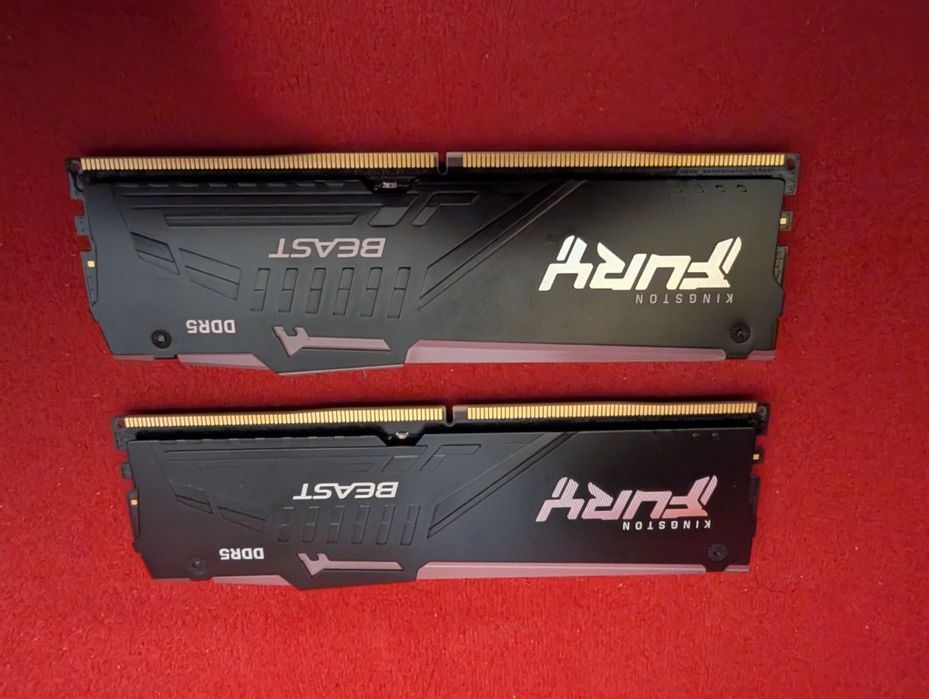 32GB (2x16GB) DDR5 RAM: Kingston Fury Beast RGB, DDR5-6000 CL30 с AMD EXPO и Intel XMP профили