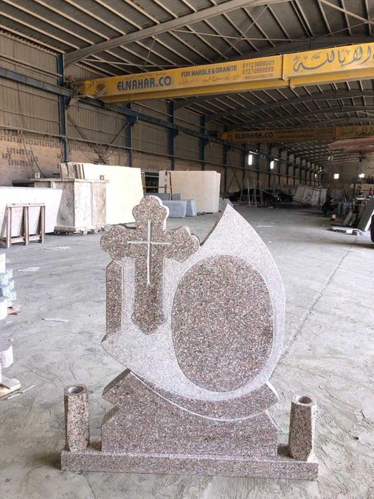 Monumente funerare , cavouri , cruci