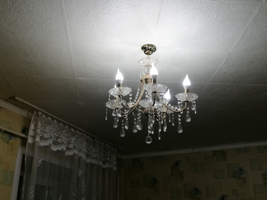 Продажи комнатной люстры