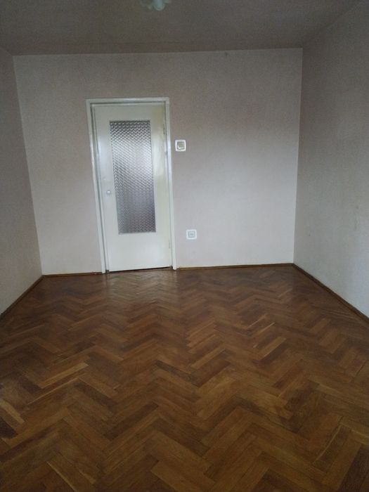 Vând sau schimb apartament 3 camere,etaj  3,zona Kogălniceanu Deva