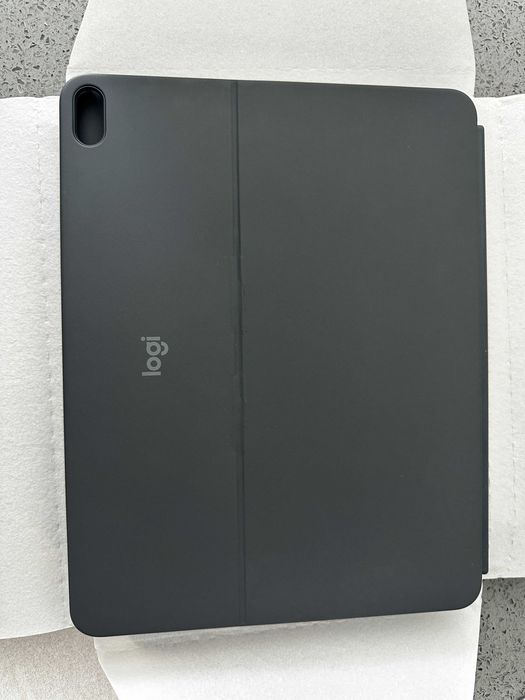 Клавиатура с тракпад за iPad Pro 13” - Logitech Combo Touch 12.9