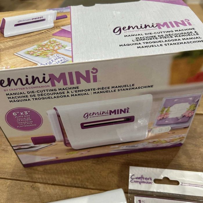 Машина за изрязване щамповане и релеф Gemini Mini