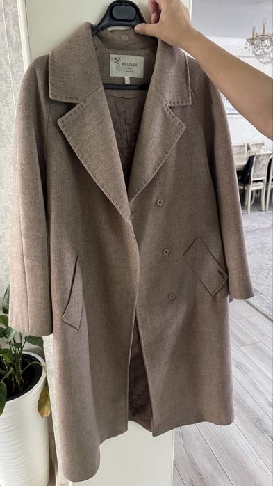 Пальто коричневое 44 размер