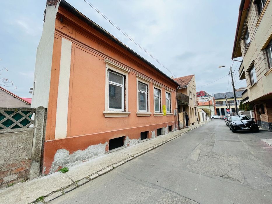 Casa ultra central de vanzare