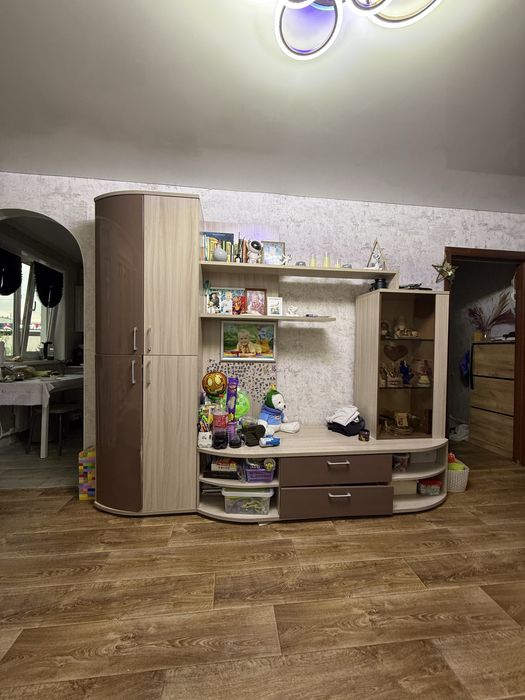 Продам стенеку шкаф