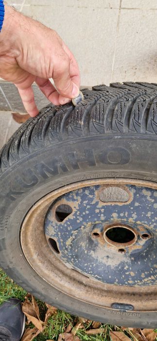 Зимни гуми с джанти Пежо 15"