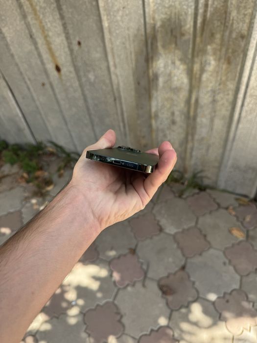 Продам Телефон Айфон 13 Pro 256 Gb