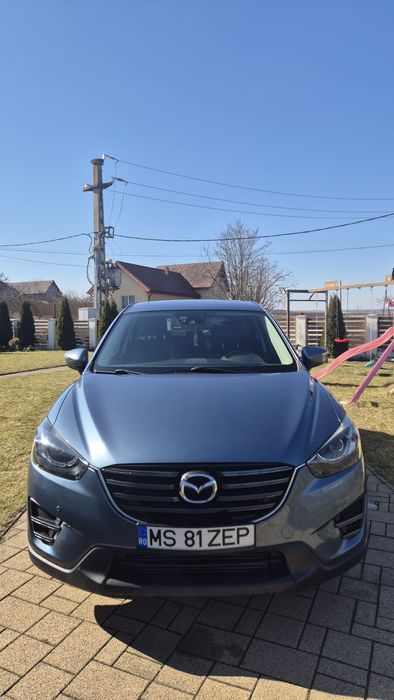 Vând Mazda . Detalii în privat