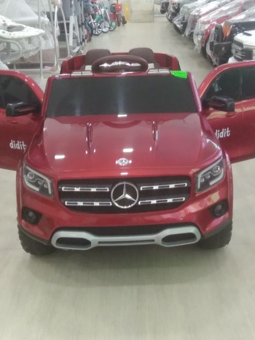 Mercedes Ben's GLB