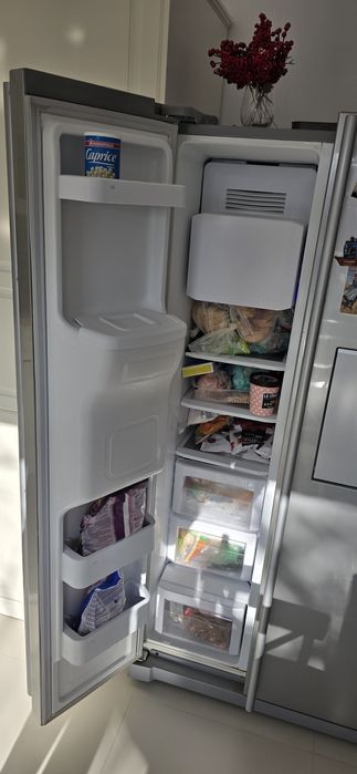 Frigider Samsung Side by Side