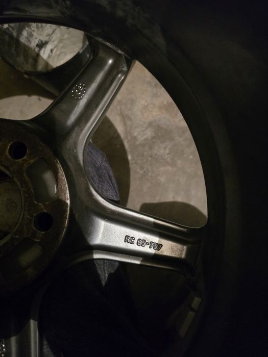 4 броя RC Design RC-05 16ки 7.5Jx17H2
7.5Jx17H2