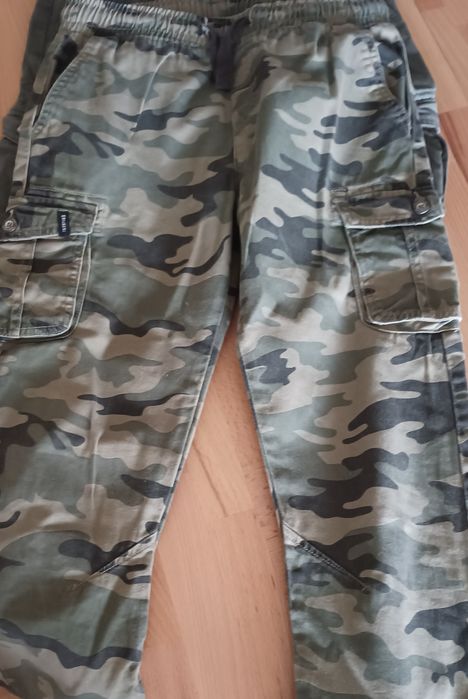 Панталони 2 бр. 152