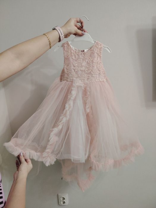 Продам платья нарядные