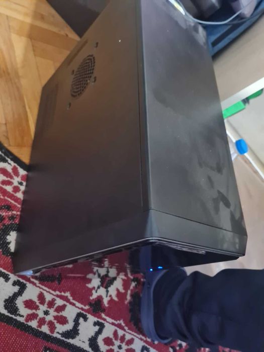 Стационарен компютър / PC