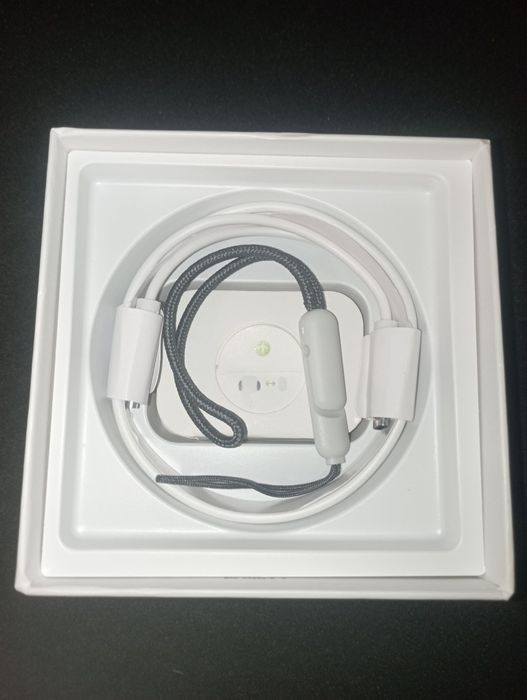 Airpods 2, Apple watch ultra 3