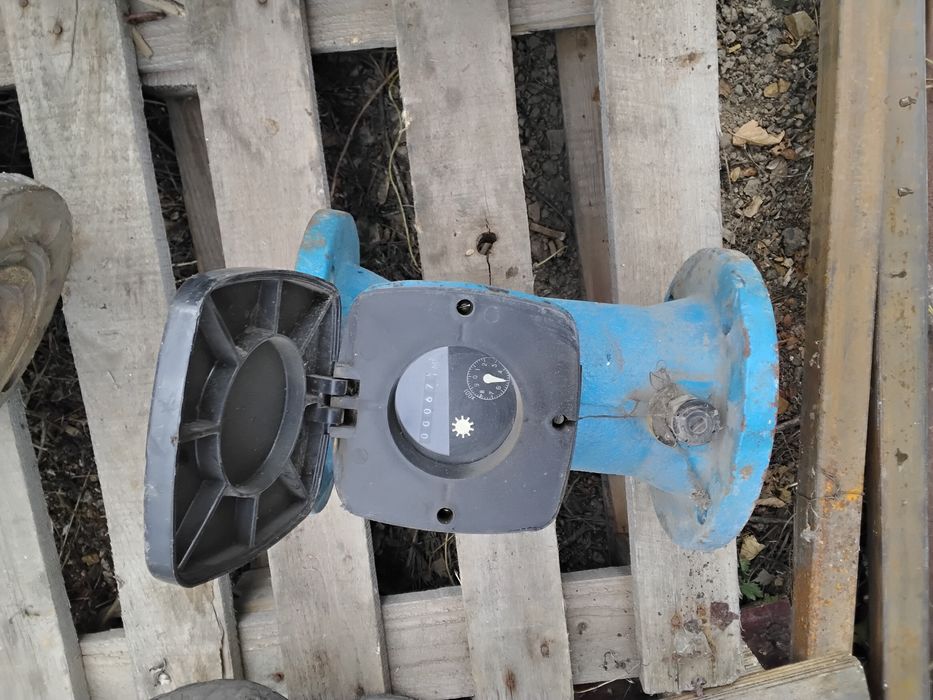 Продам задвижки разные