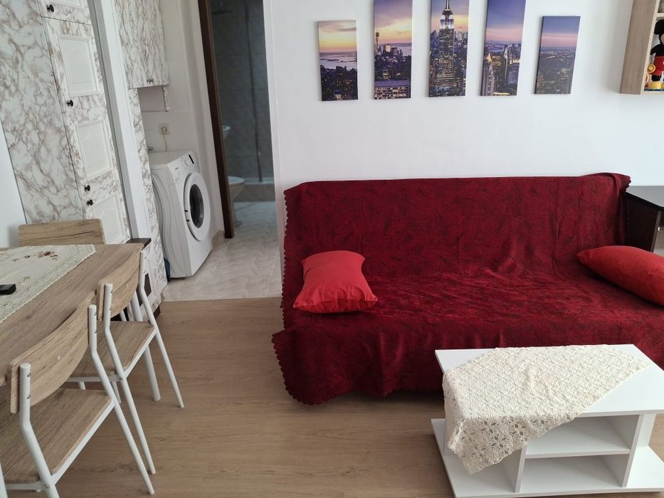 Închiriez apartament
