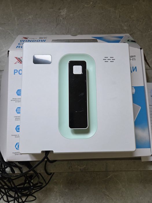 Робот за почистване на прозорци