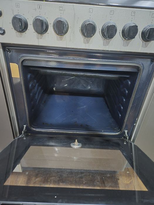 Продам газовую плиту