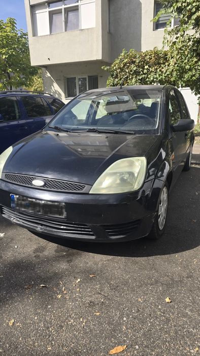 Vând Ford Fiesta 2004