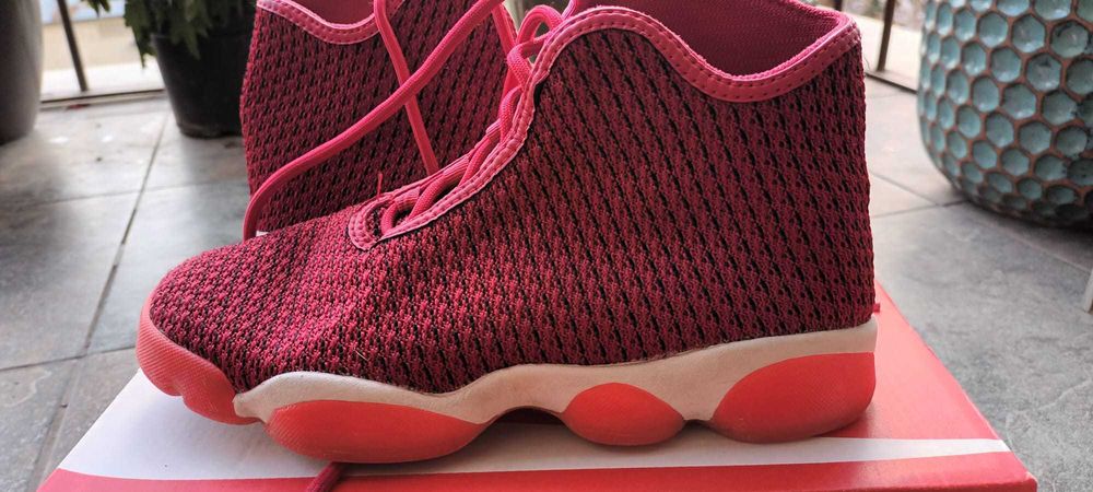 Air Jordans 11 Retro Low In Red