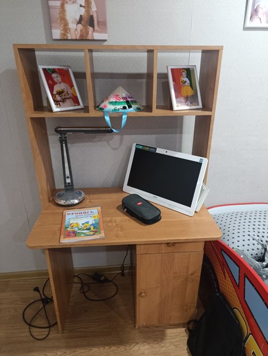 Продам стол письменный