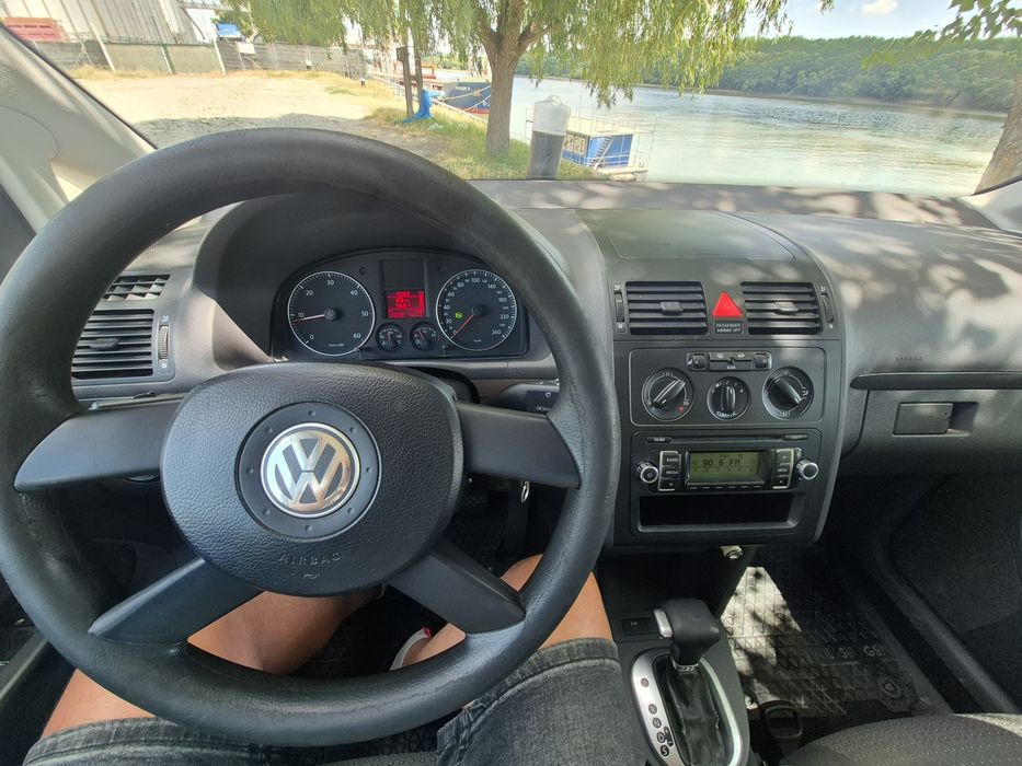 VOLKSWAGEN Touran 2006 — imagine 3