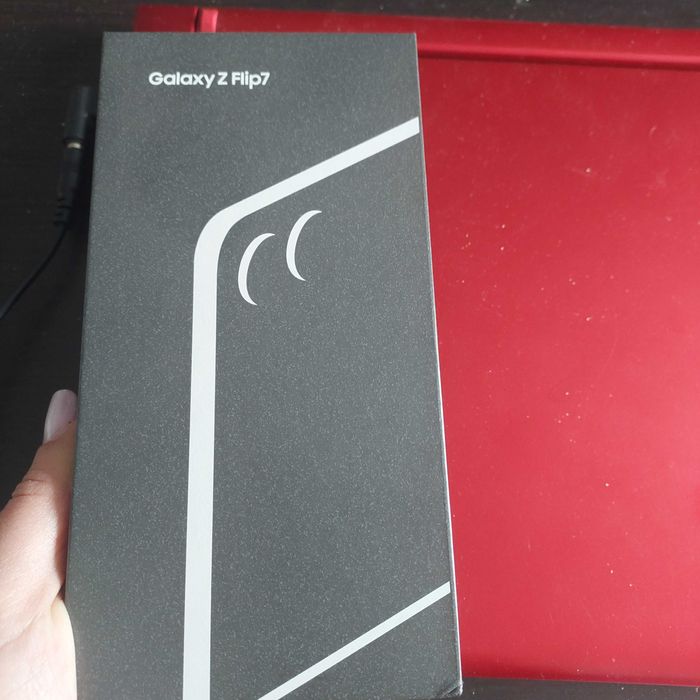 Samsung Galaxy Z Flip 7
