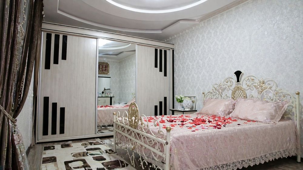 Temirli kovka gulli spalniy krovat sotilad