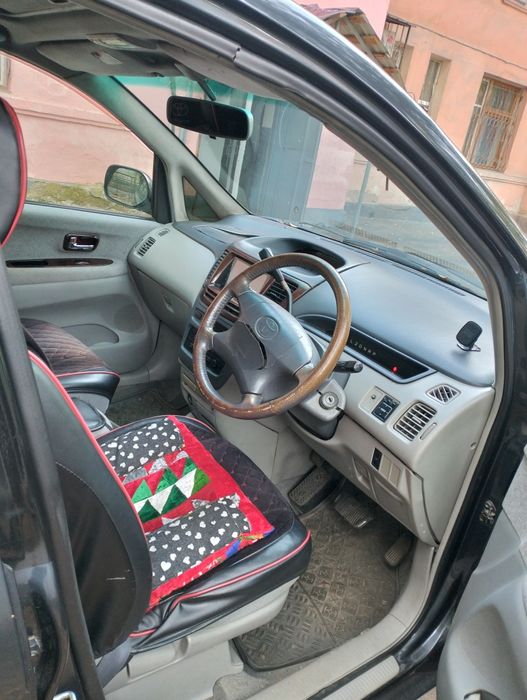 Автомобиль Тойота Nadia