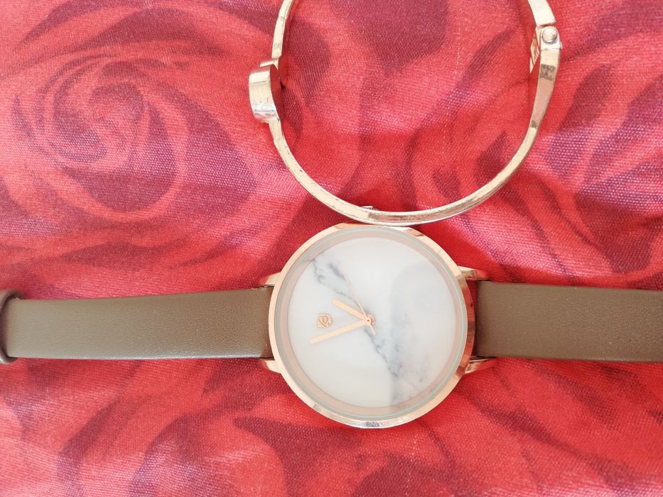 Водоустойчив часовник и гривна Комплект