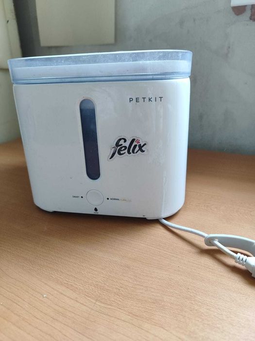 Поилка от Феликс