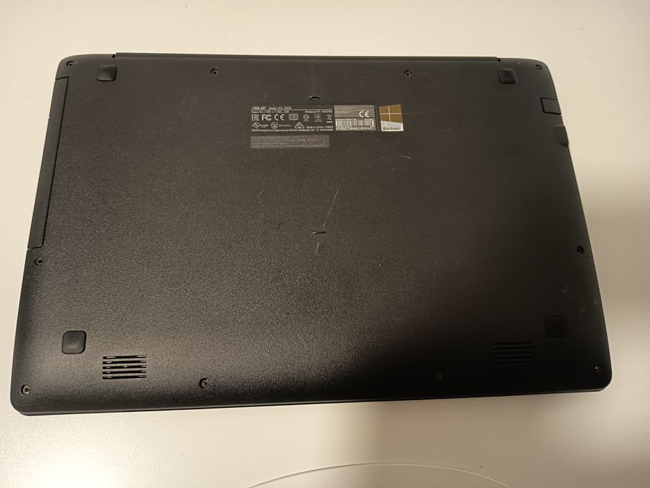 Laptop Asus X553s- pentru piese
