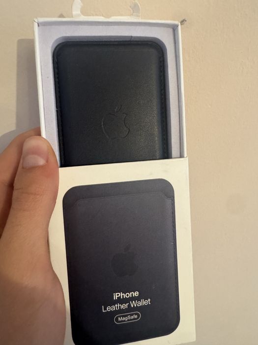 Vand Apple Wallet nou in cutie,
