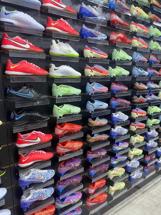 Sarakanojka. Сороконожка. Skidka. Adidas. Nike. Dastavka bor