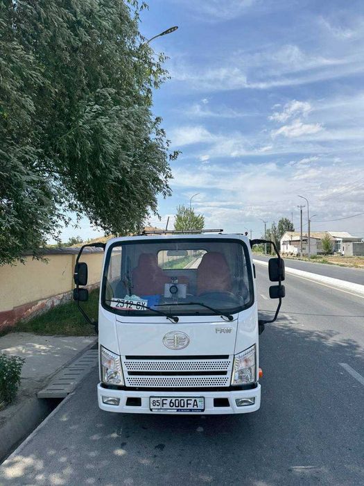 Эвакуатор с электрической лебедкой FAW Tiger V