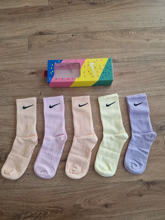 Дамски чорапи NIKE в кутия страхотни един размер