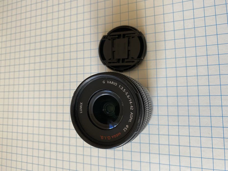 Panasonic Lumix 14-42 f/3.5-5.6