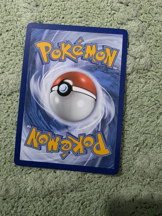 Vând carte pokemon